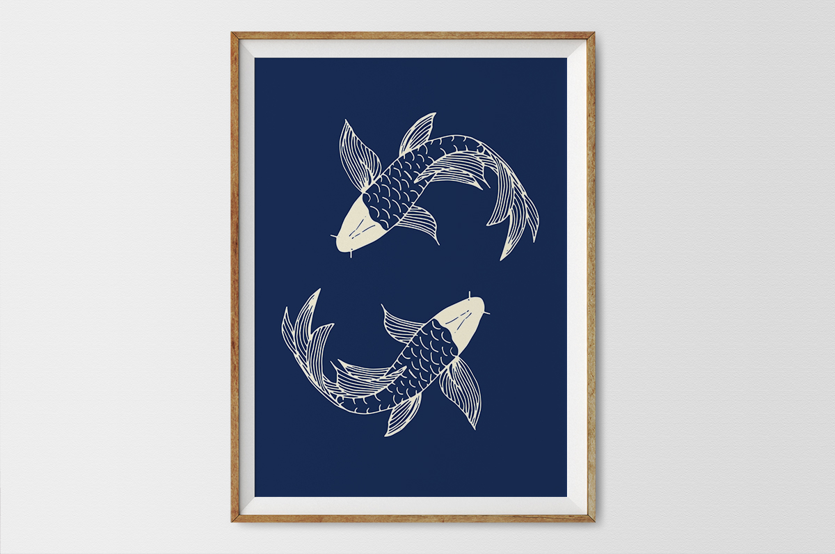 Japońskie karpie na granatowym tle